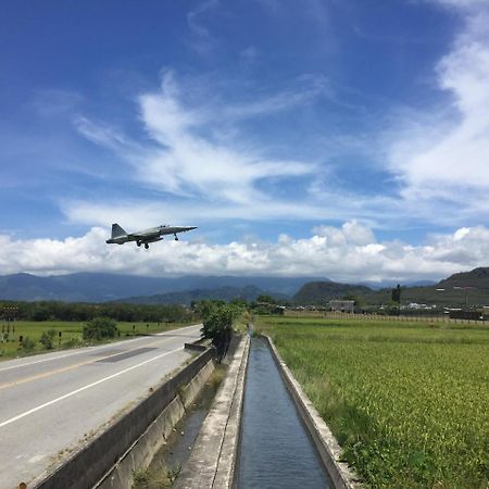 Enjoy The Fly Bnb T'ai-tung Esterno foto